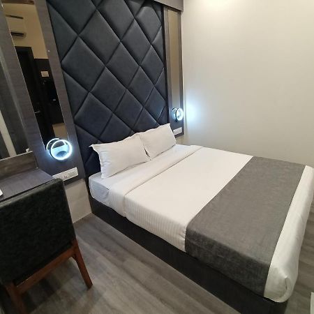 Hotel Classio Andheri - Near Dn Nagar Metro Station Mumbai Ngoại thất bức ảnh