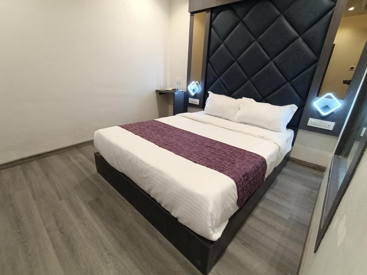 Hotel Classio Andheri - Near Dn Nagar Metro Station Mumbai Ngoại thất bức ảnh