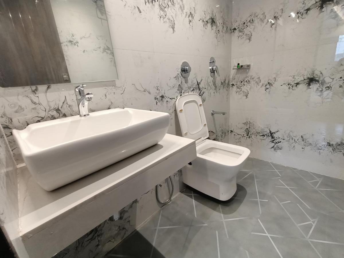 Hotel Classio Andheri - Near Dn Nagar Metro Station Mumbai Ngoại thất bức ảnh