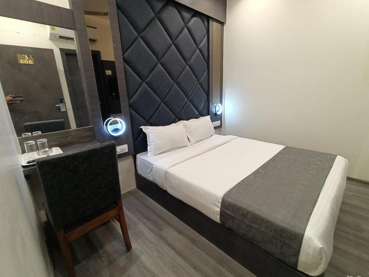 Hotel Classio Andheri - Near Dn Nagar Metro Station Mumbai Ngoại thất bức ảnh