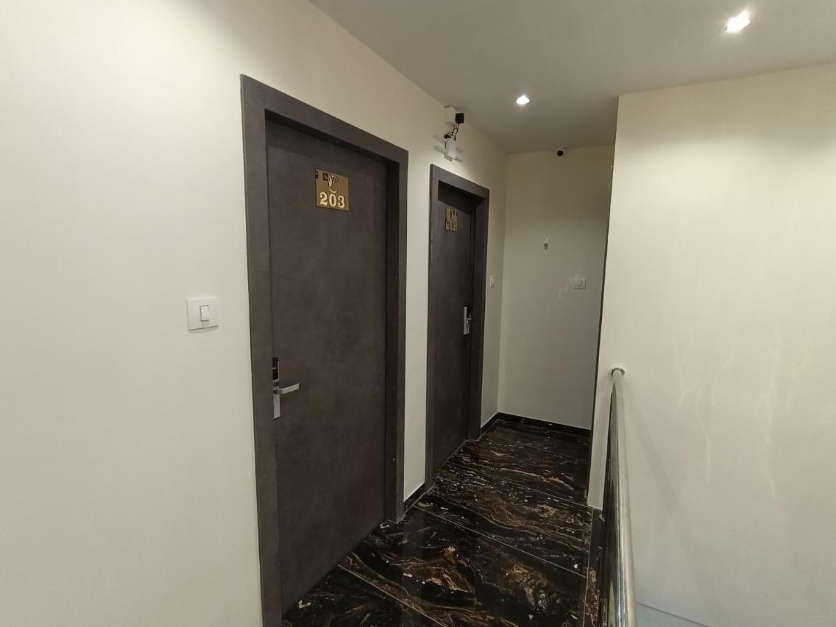 Hotel Classio Andheri - Near Dn Nagar Metro Station Mumbai Ngoại thất bức ảnh